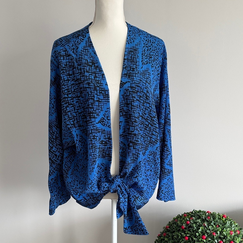 Vintage Willi of California Blue and Black Patterned Tie-Front Blouse Sz 16